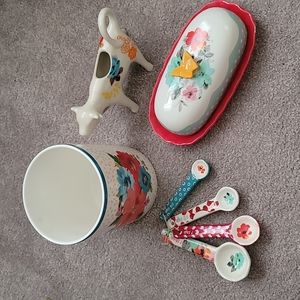 Pioneer Woman Kitchen Set